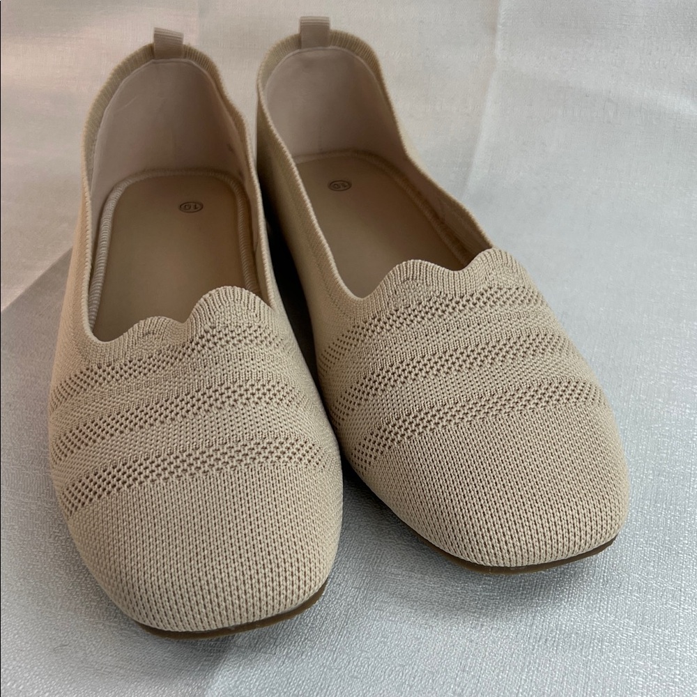 Comfort Knit Scalloped Slip-On Flats in Beige